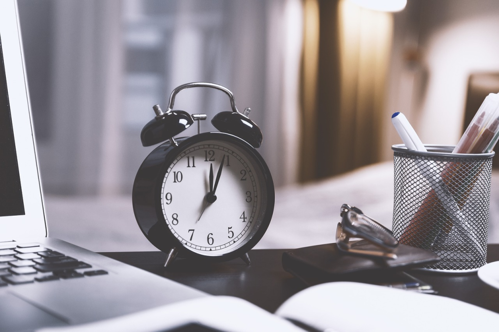 clock time productive plan organise efficient talent Image source:https://pixabay.com/photos/time-alarm-clock-clock-watch-hours-2980690/