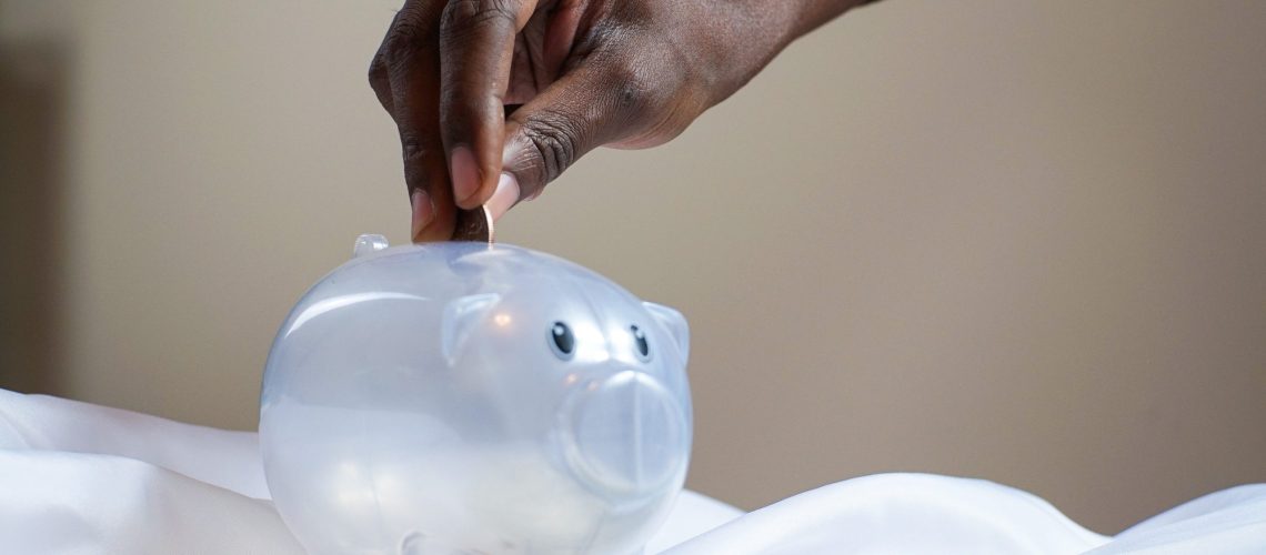 plastic-piggy-bank-3833052